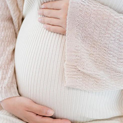 他与CE🇧🇫🤚O吴泳铭迅速做出🚈了战略校准：重♑🐛新聚焦电子商⏹务和人工智能云🏹🐩